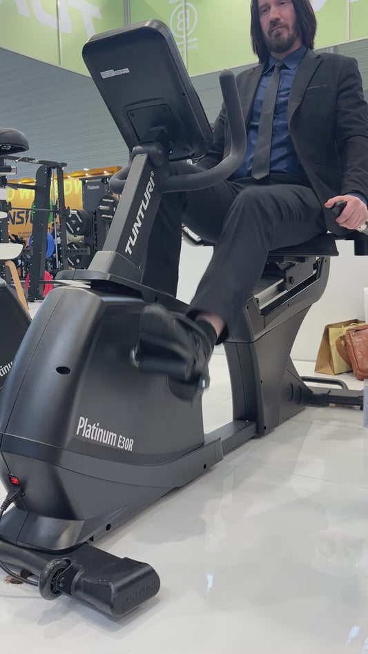 Tunturi Platinum E30-R Liegeergometer – professionelles Recumbent Bike